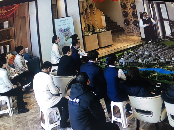 15.楊冬總監(jiān)為銷售中心一線家人做.png 15.楊冬總監(jiān)為銷售中心一線家人做.png