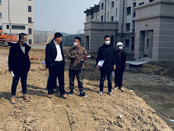 18.園林公司總經(jīng)理牛樹(shù)威帶隊(duì)檢查.jpg 18.園林公司總經(jīng)理牛樹(shù)威帶隊(duì)檢查.jpg