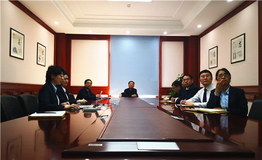 1.與會(huì)人員認(rèn)真觀(guān)看匯報(bào)課件_副本.jpg 1.與會(huì)人員認(rèn)真觀(guān)看匯報(bào)課件_副本.jpg